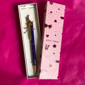 Betsey Johnson moon & star pen